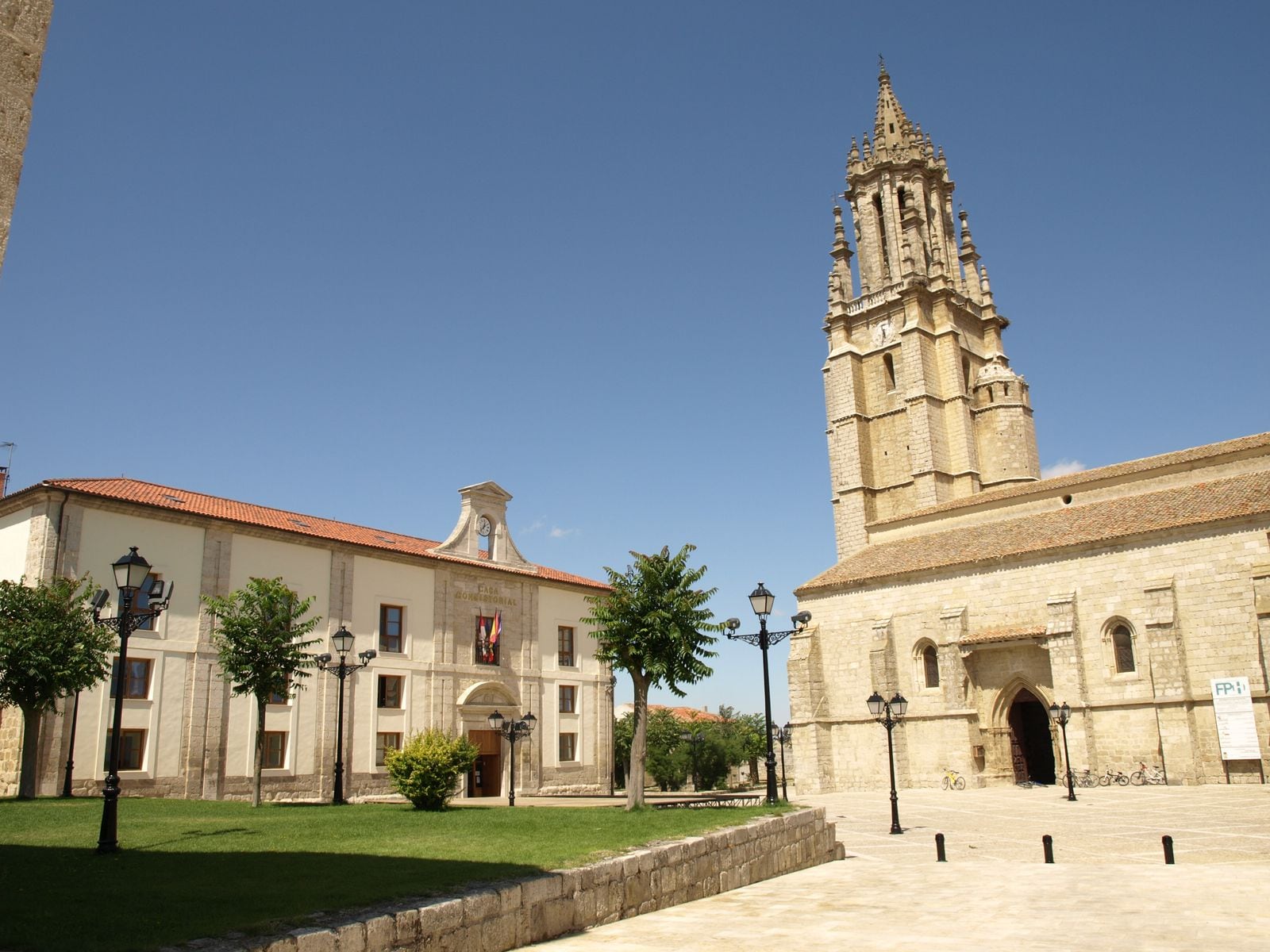 Colegiata de San Miguel en Ampudia