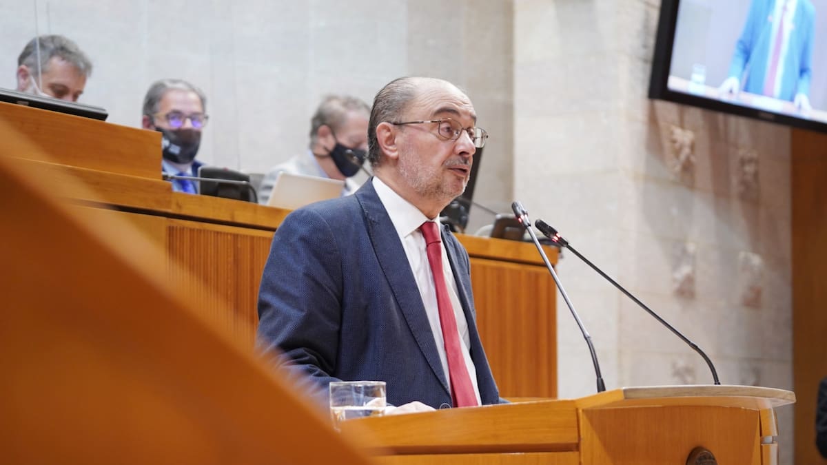 El presidente de Aragón recibe el alta en el Hospital Miguel Servet, donde fue operado hace unos días
