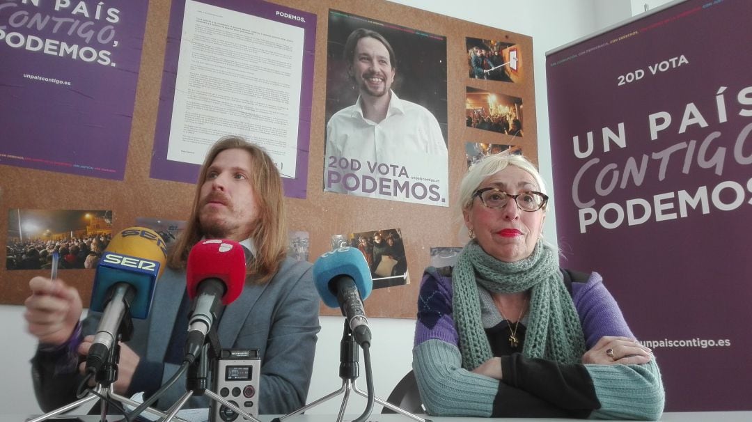 Pablo Fernández y Maria Josefa Rodríguez Tobal en rueda de prensa