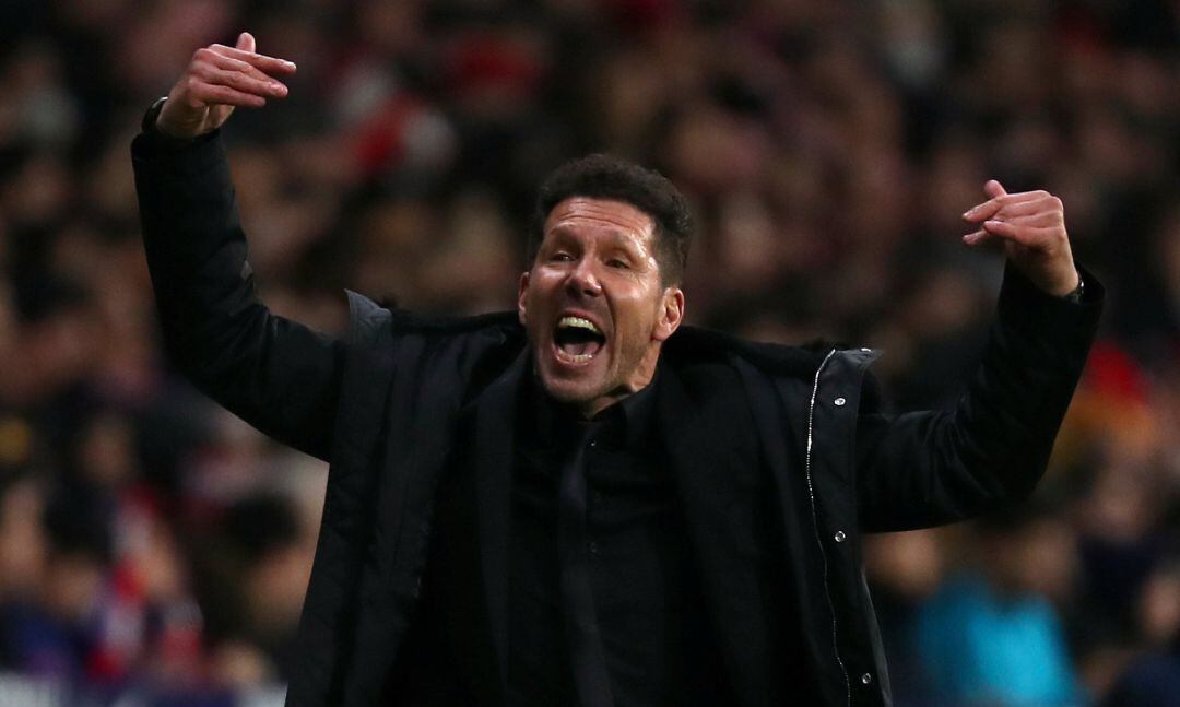 Simeone, en el Atlético - Barcelona.
