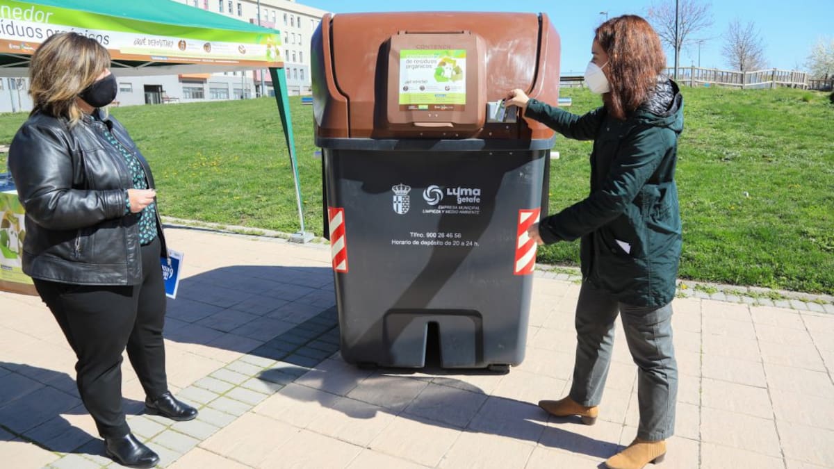 Getafe, primer municipio después de Madrid en implantar el contenedor marrón