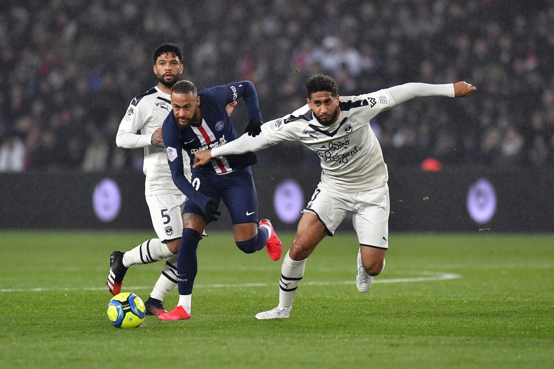 Neymar, del PSG, durante un partido contra el Girondins