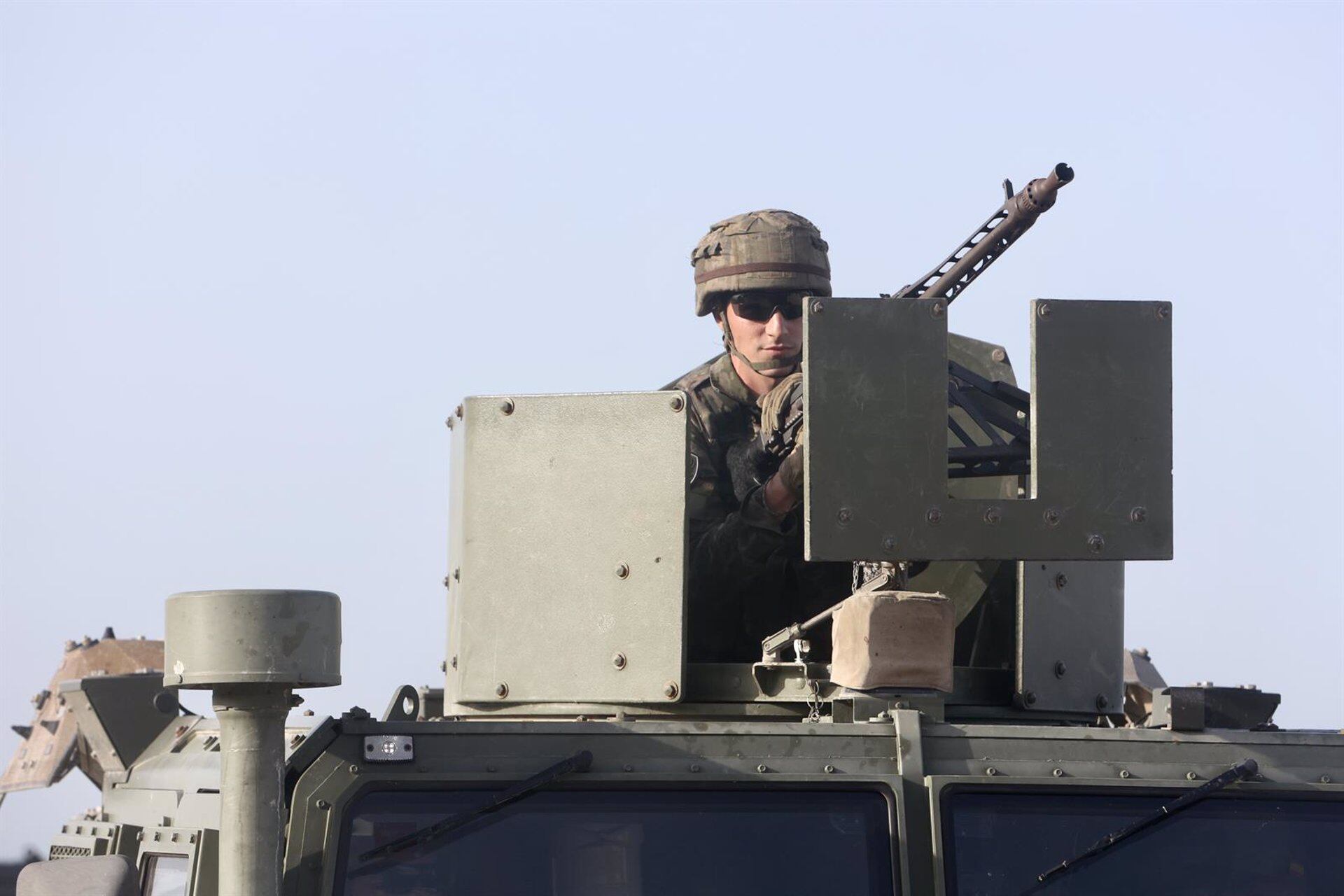 Un militar en un ejercicio de la Armada