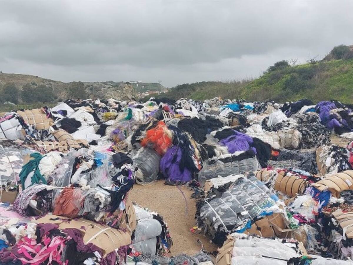 Adjudicados los trabajos para retirar el vertido ilegal de textiles en Algeciras