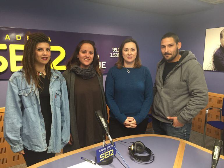 Miembros del Club de Patinaje Elche en Hoy por Hoy