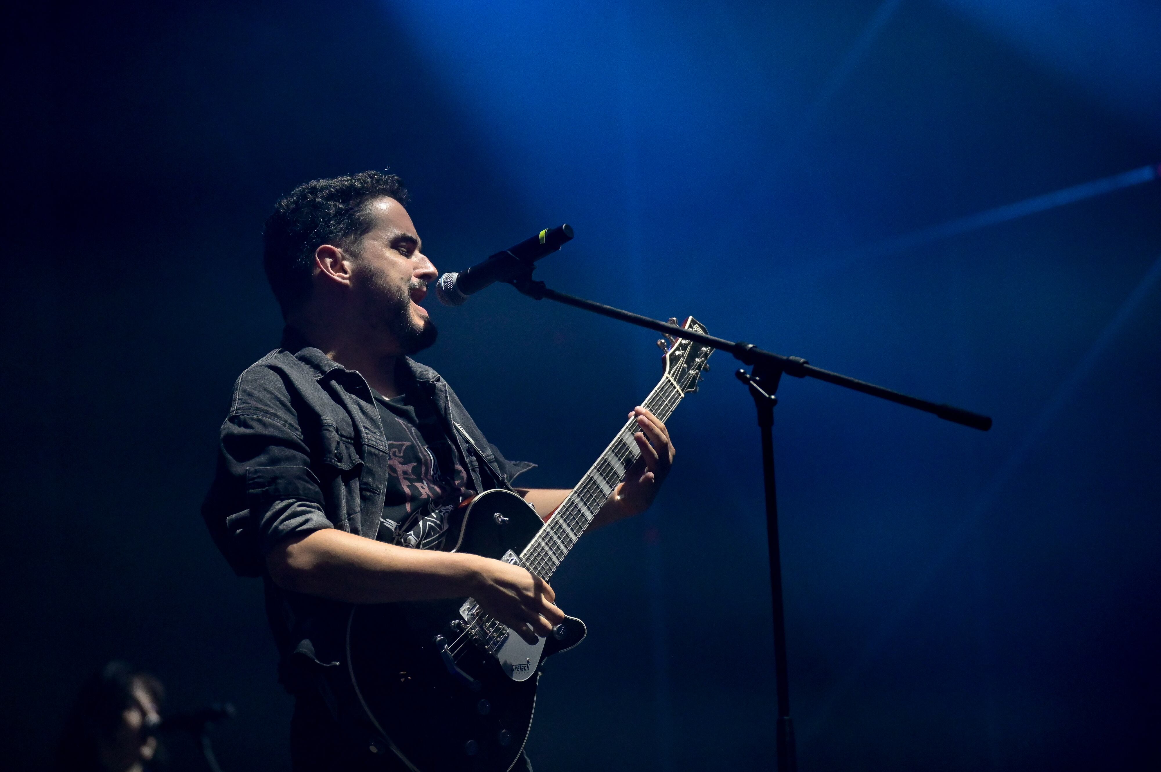 El grupo gallego Grande Amore durante el concierto que ofreció este año en el 38º Festival Noroeste que se celebra en la playa de Riazor, A Coruña. EFE/ Moncho Fuentes