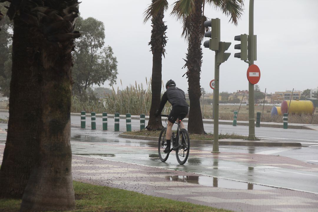 Fallece un ciclista mientras circulaba por la N-340 en término de Xilxes