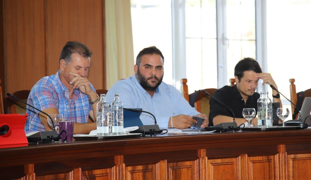 Los consejeros de CC-PNC en el Cabildo de Lanzarote Domingo Cejas, Samuel Martín y Óscar Pérez.