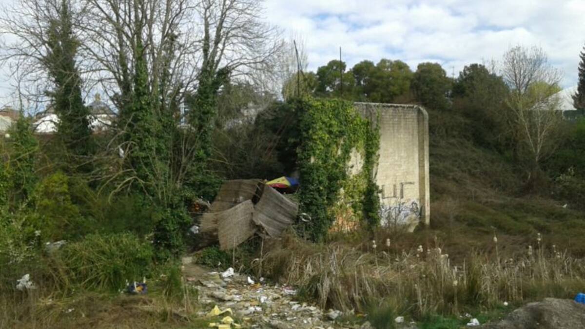 Vecinos de Santa María la Real urgen al realojo de los chabolistas