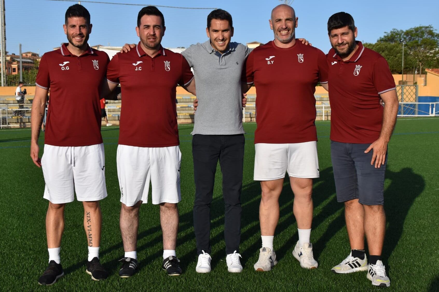 En el centro Pedro Perles con sus ayudantes.