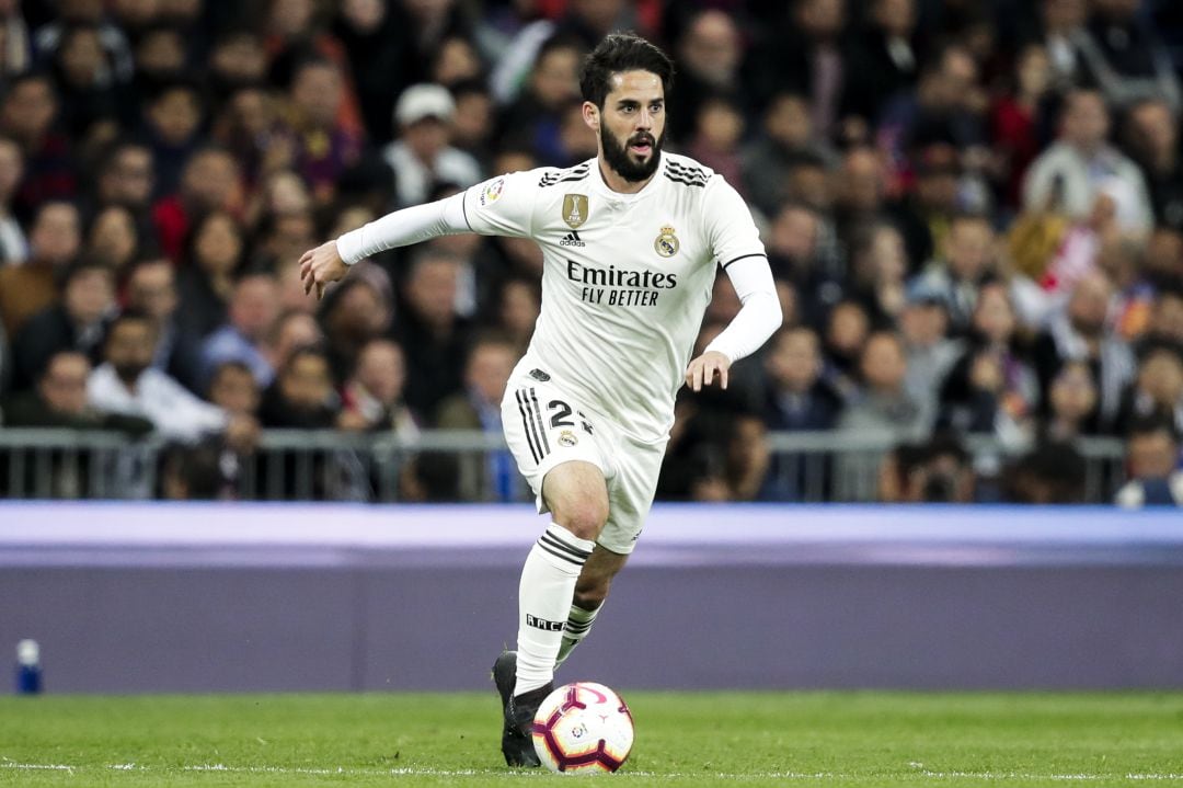 Isco Alarcón con la camiseta del Real Madrid.