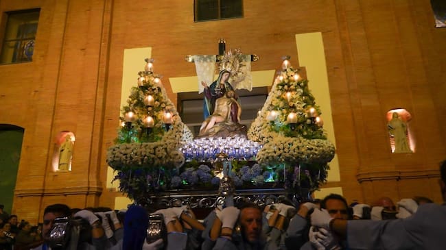 El fervor marrajo inunda Cartagena en una multitudinaria Noche de las Promesas