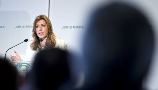 GRA057. SEVILLA, 09/02/2015.- La presidenta andaluza, Susana Díaz, ha afirmado hoy en Sevilla, que el sector de la construcción &quot;tiene mucho que aportar todavía a la economía andaluza&quot; en una reunión con empresarios en la que ha confiado que un nuevo plan