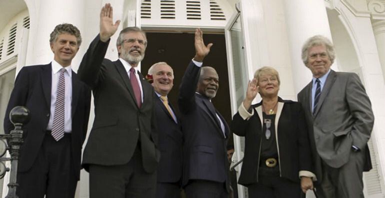 Delegación internacional en la conferencia de paz de San Sebastián