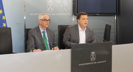 El concejal de Hacienda y el alcalde