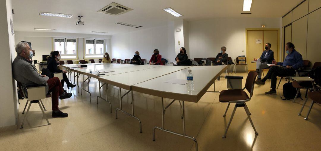 Un momento del encuentro entre representantes de Salud y Cultura del Gobierno de Navarra