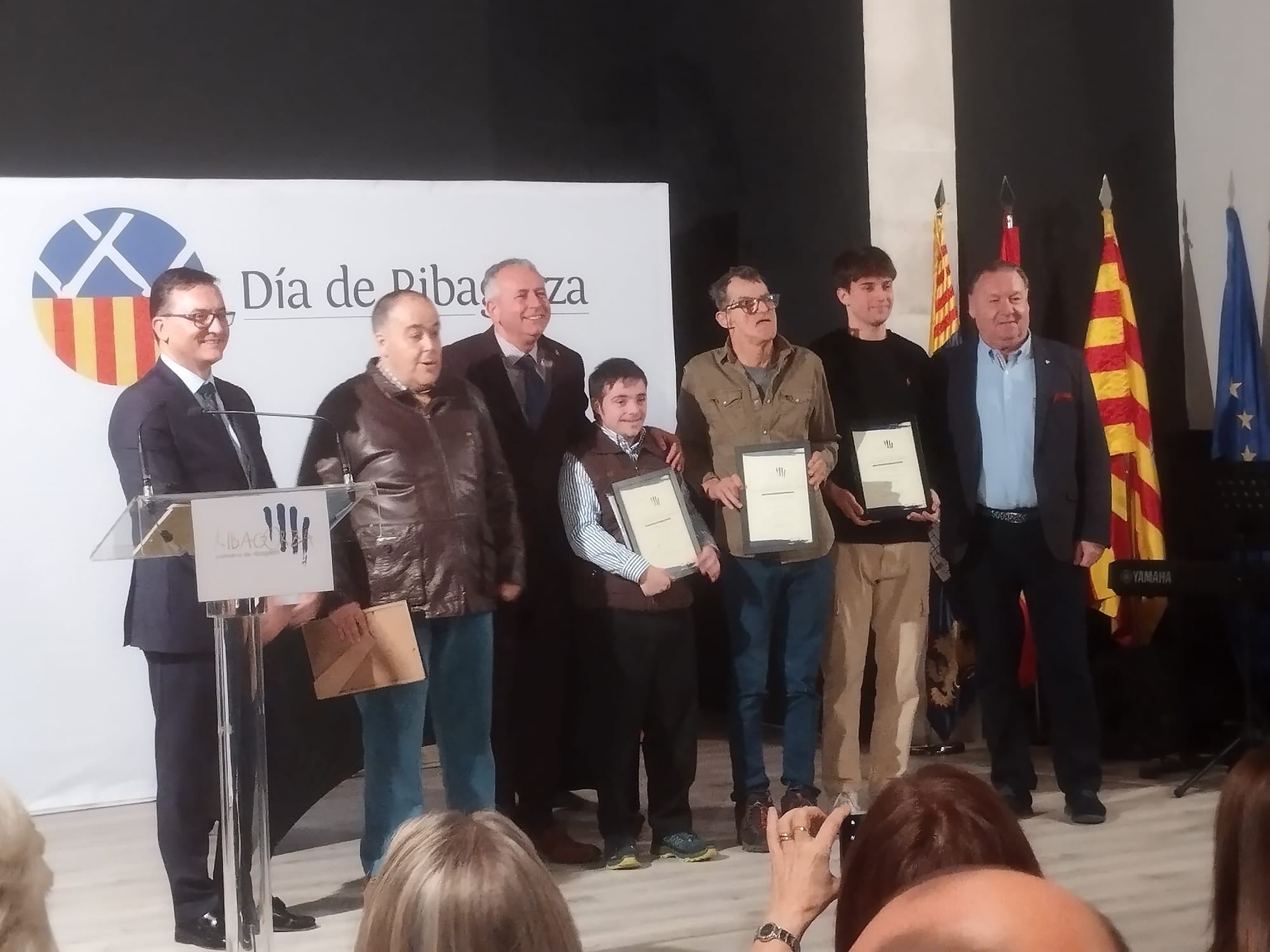 Alberto Guaus Castell, Sergio García Gállego y Marcos Rufat Muñoz con Agustín Lasaosa y Roque Vicente