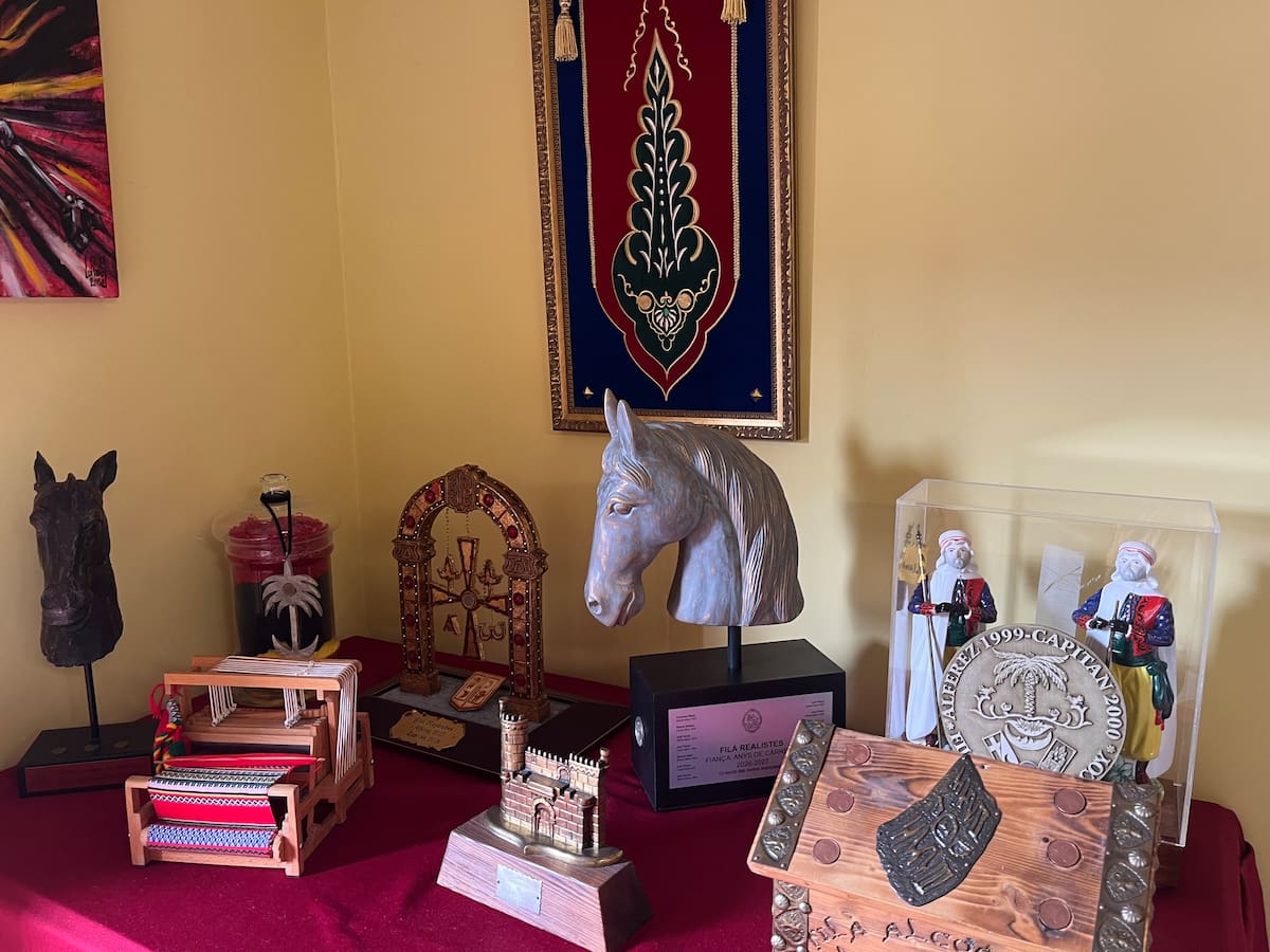 T04X17 Alcoi, avant la Festa! Les fiances festeres