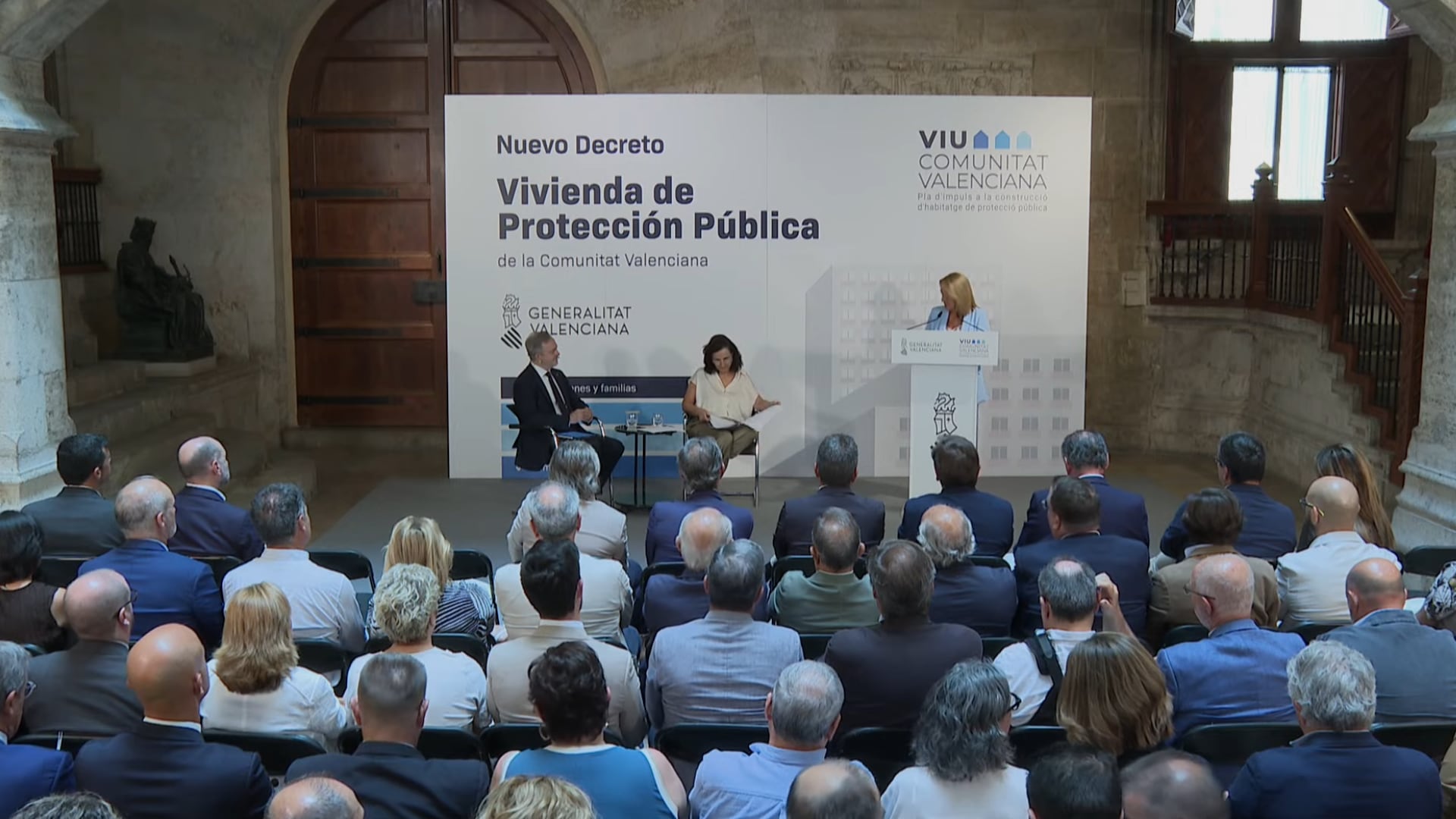 Presentación del nuevo decreto de vivienda de protección pública desde el Palau de la Generalitat