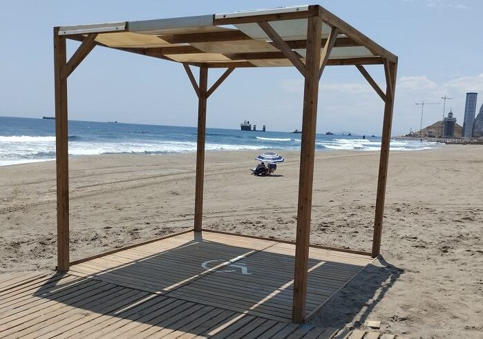 Instalación de pasarelas en la playa