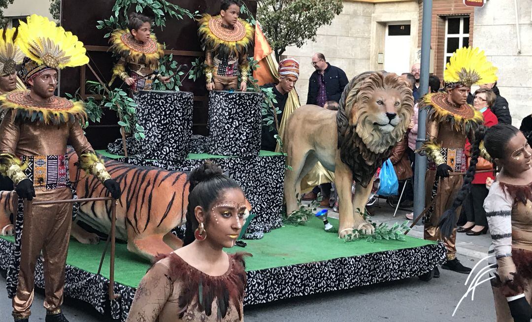 Imagen de una de las carrozas de los carnavales de 2019 en Valdepeñas (Ciudad Real)