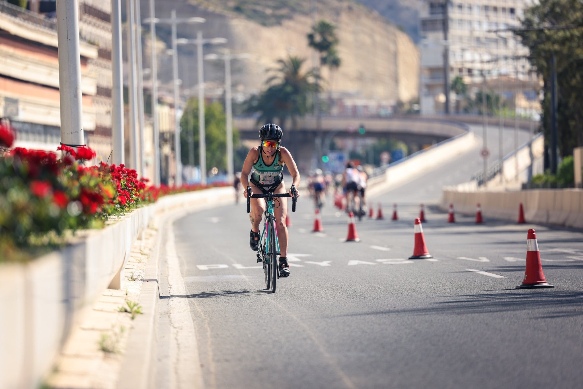 Triatleta circulando por Juan Bautista Lafora