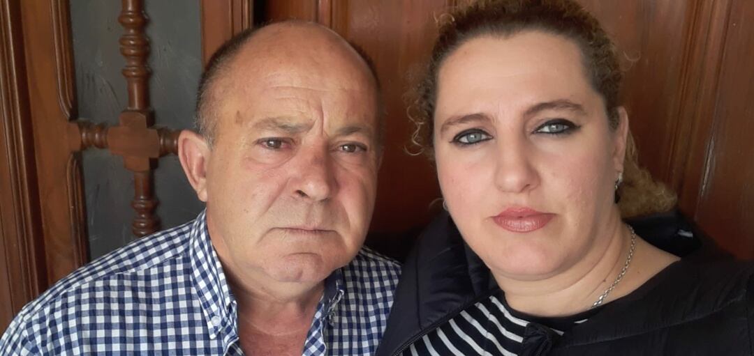 Santos Martínez y Linarejos Nájera, pareja que ahora lucha en los tribunales por recuperar a sus 5 hijos, dos niñas que han sido entregadas a familias de acogida y tres más mayores de un matrimonio anterior de Linarejos