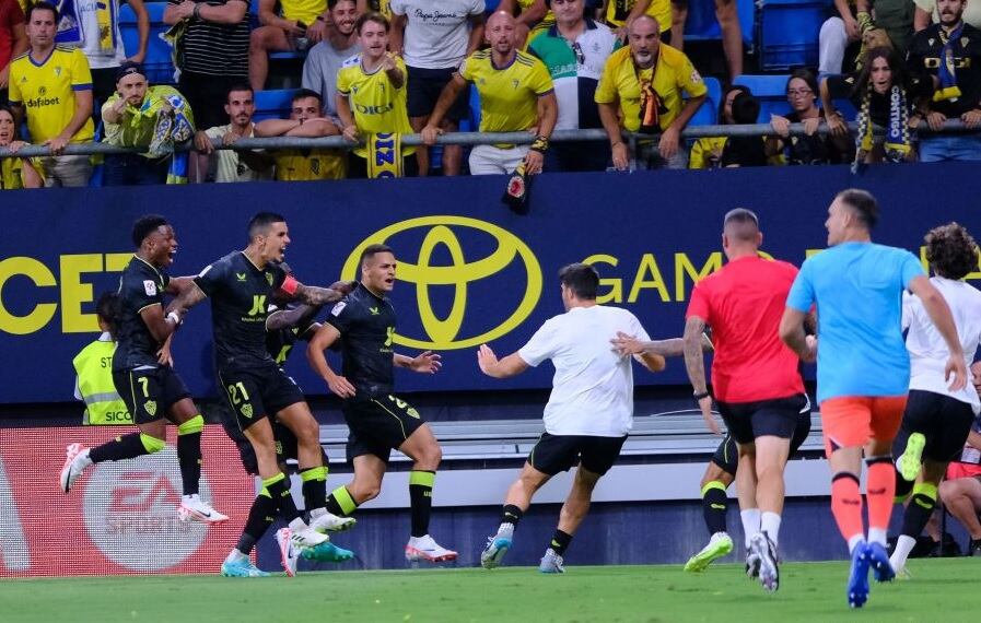 Alegría máxima del conjunto rojiblanco después del golazo de Kaiky Fernandes.