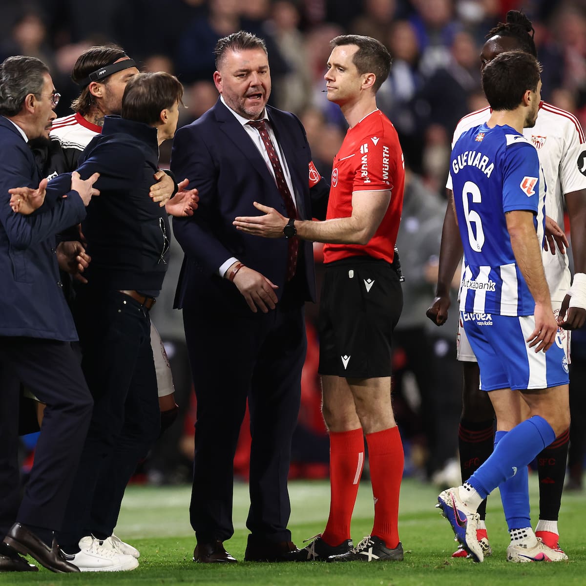 "¿Por qué me echas?": la polémica expulsión de Matías Almeyda durante el Sevilla-Alavés