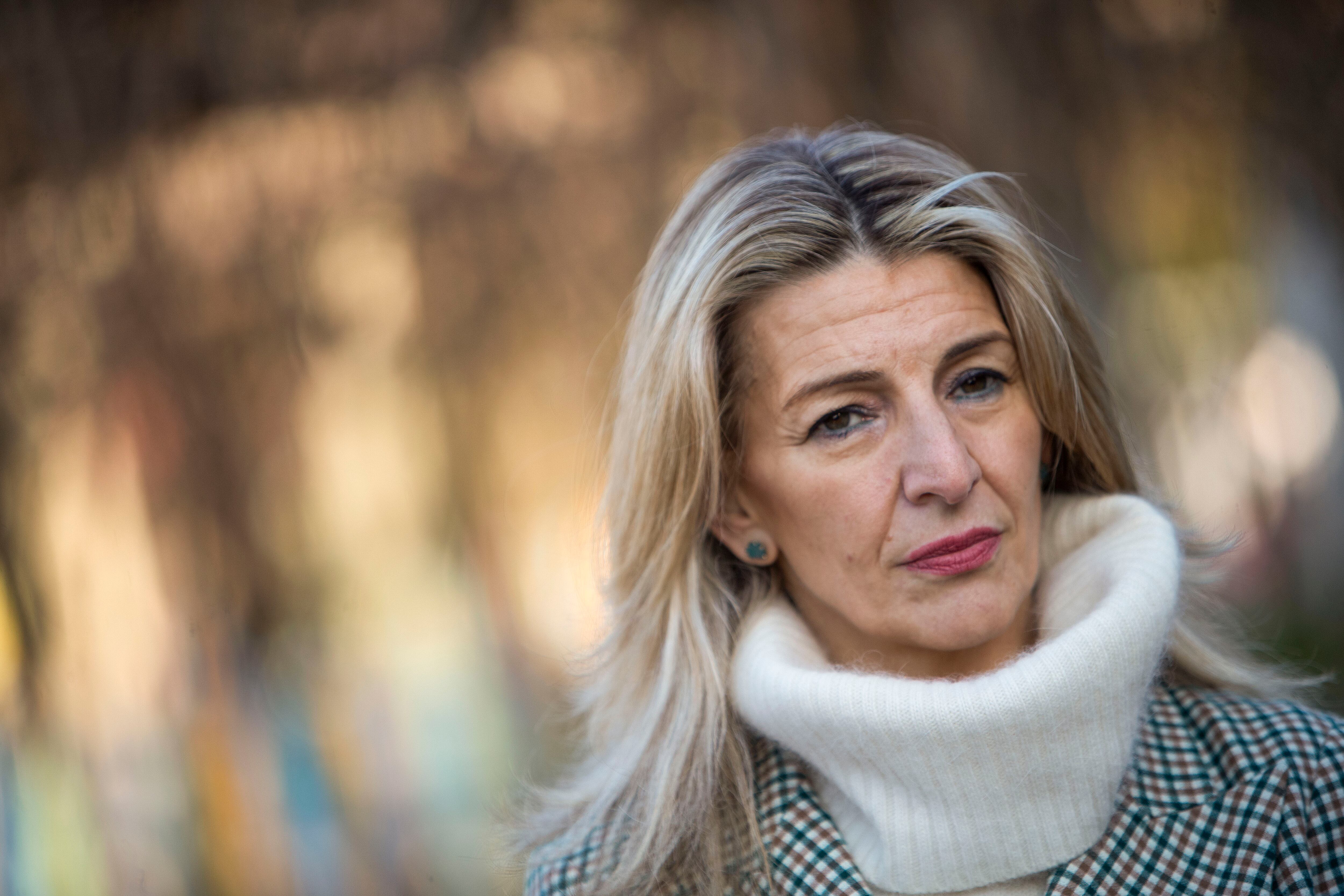 La vicepresidenta segunda del Gobierno, Yolanda Díaz, antes de su reunión con trabajadores del mar este sábado en Vilagarcía de Arousa (Pontevedra).