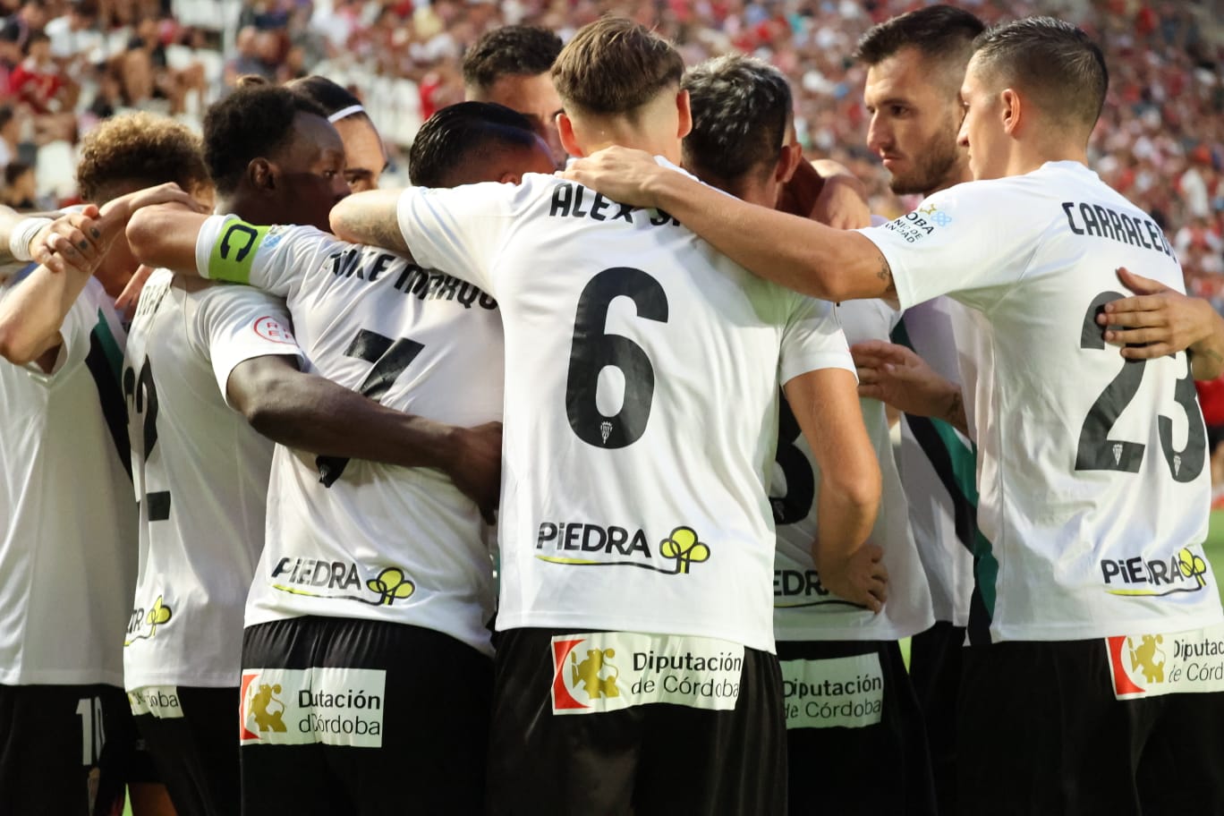 El Córdoba CF celebra un gol ante el Real Murcia.