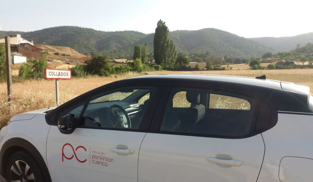 El coche del SEPAP llegando a Collados, en el municipio conquense de Sotorribas.