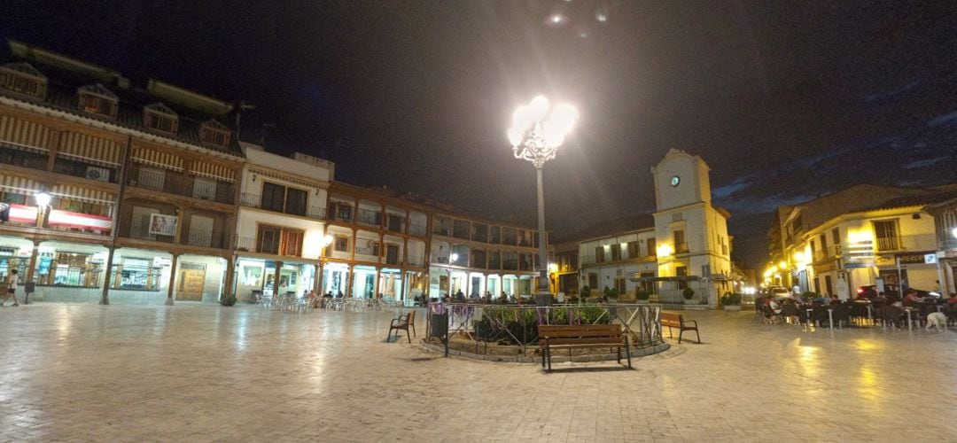 La plaza mayor de Ciempozuelos, con el Ayuntamiento