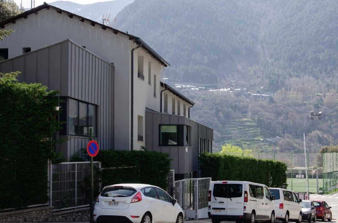 Imatge exterior del centre d'acolliment d'infants, La Gavernera