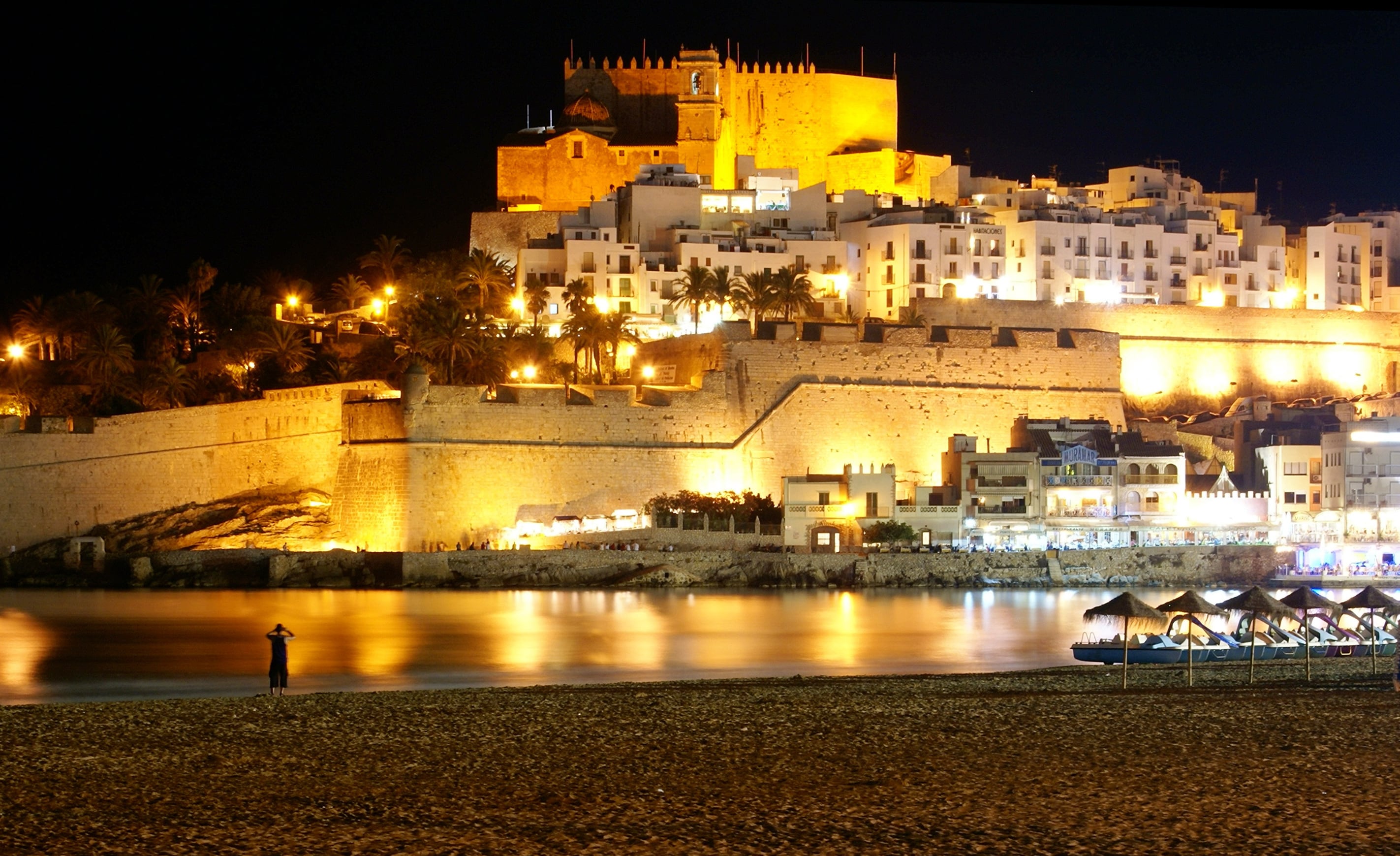 Vista nocturna del Castillo de Peñíscola