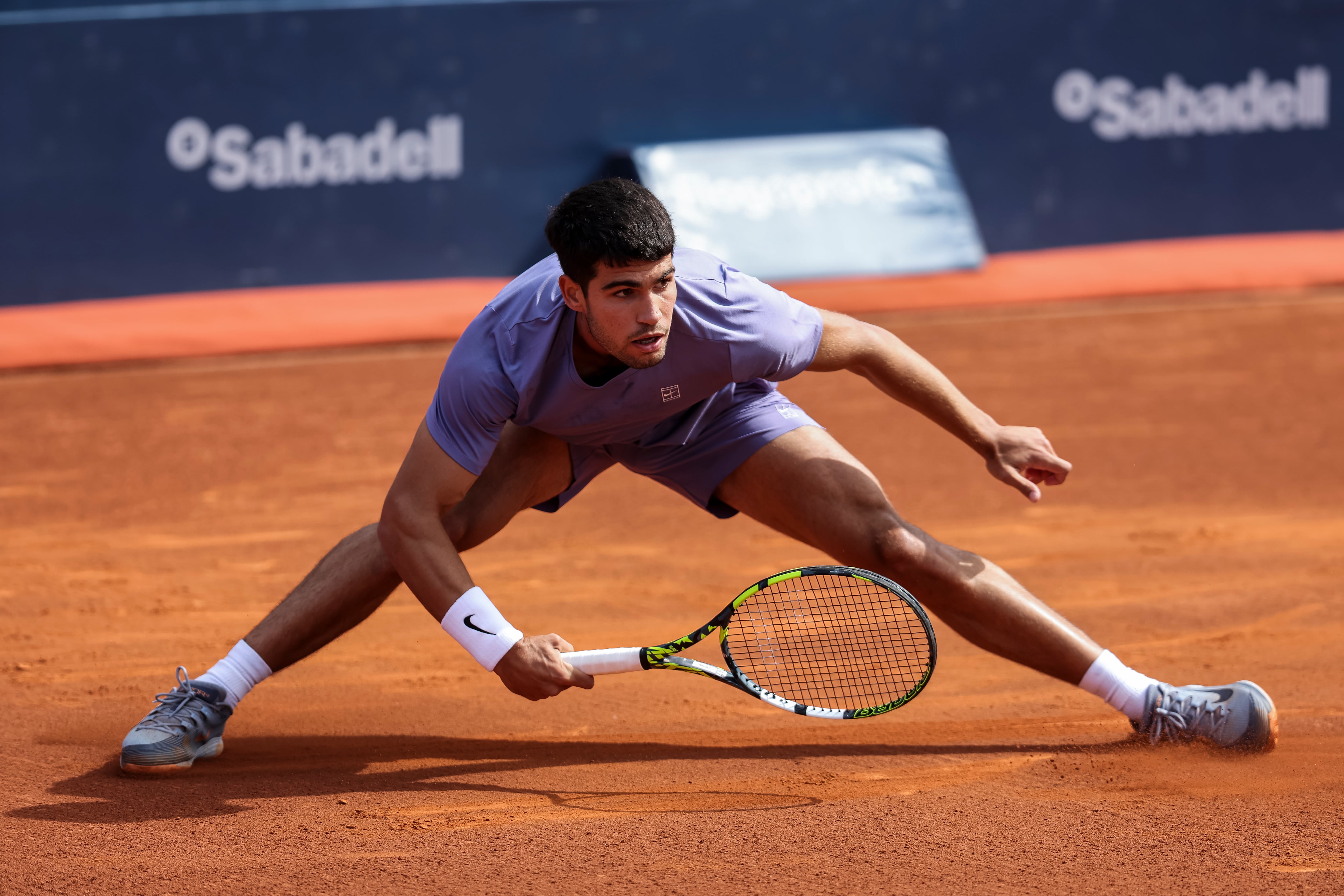 Carlos Alcaraz, durante un partido en el Real Club de Tenis Barcelona en el Godó de 2025