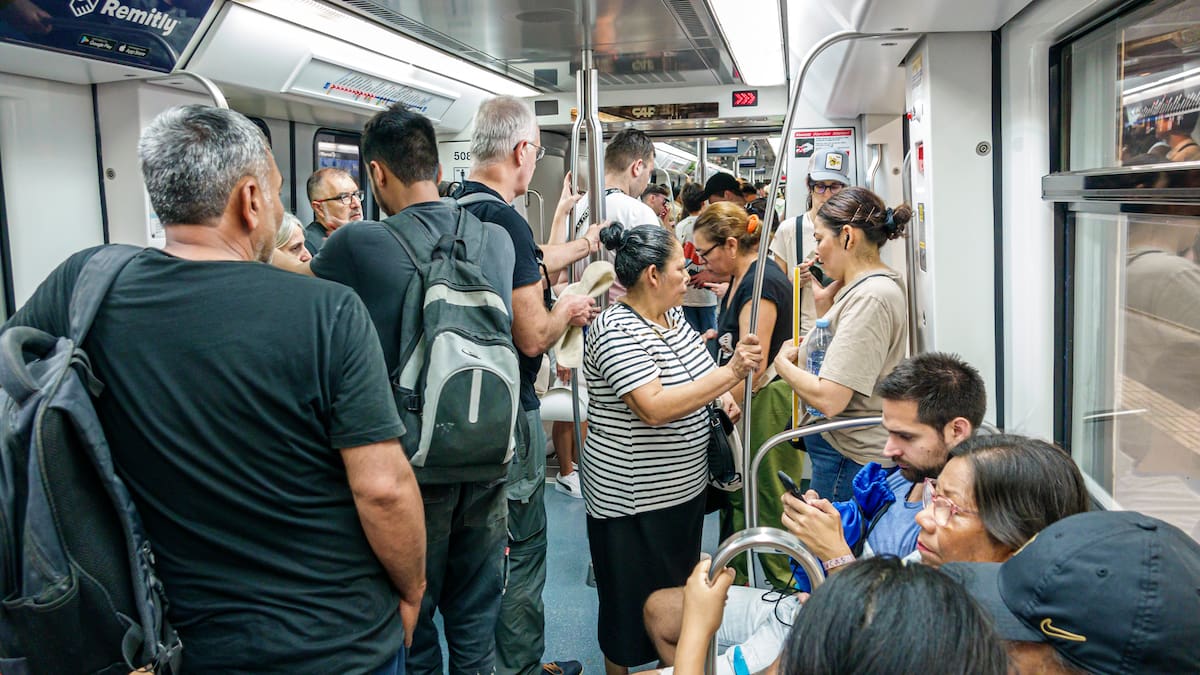 L'Associació de la Promoció del Transport Públic assegura que la congestió al Metro durarà anys: "Necessitarem apretar-nos una mica més els vagons"