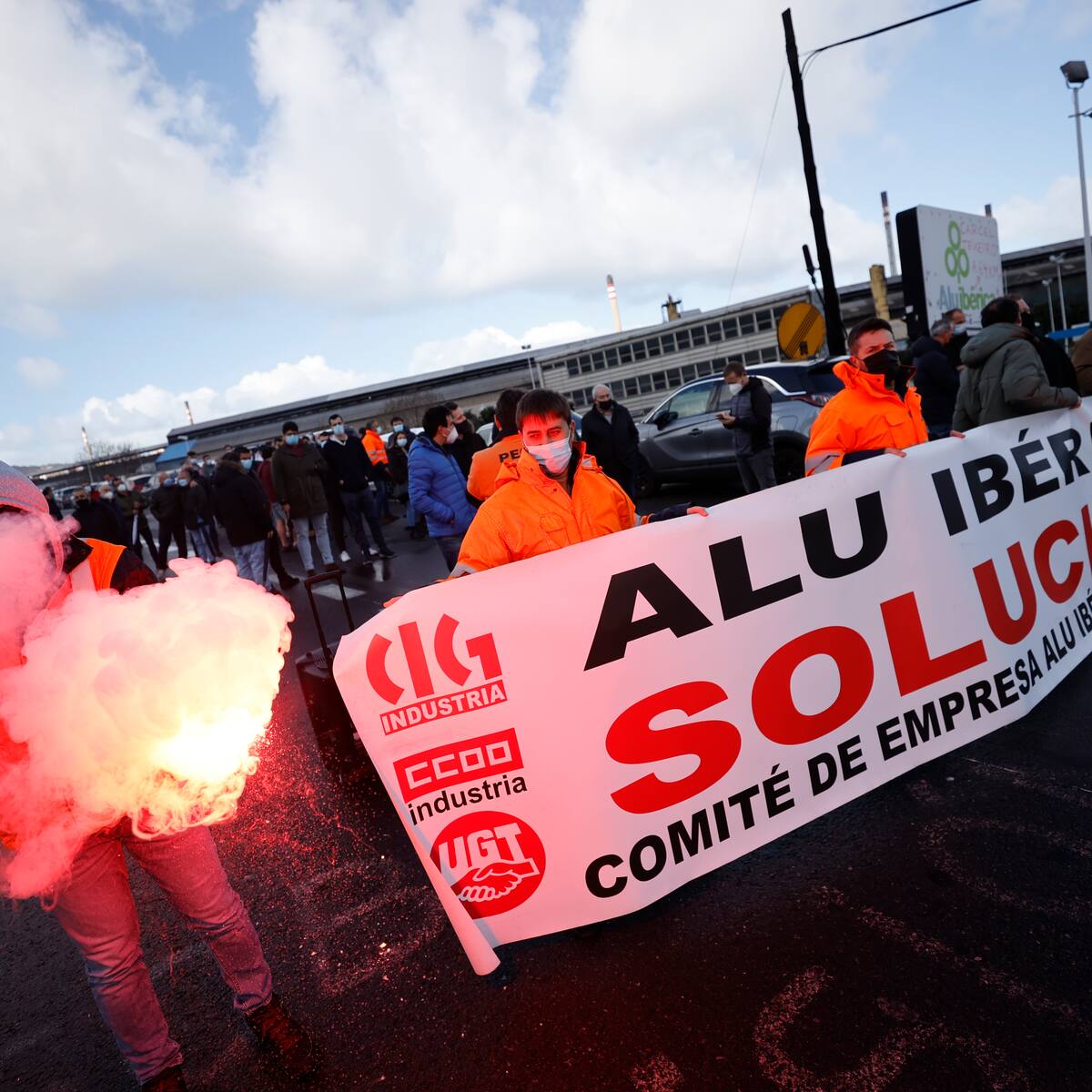 Los trabajadores de Alcoa ya han firmado sus despidos