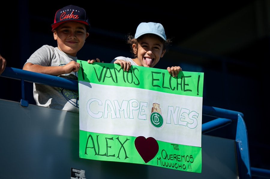 Jóvenes aficionados con el Ilicitano en su visita al Espanyol B la pasada jornada