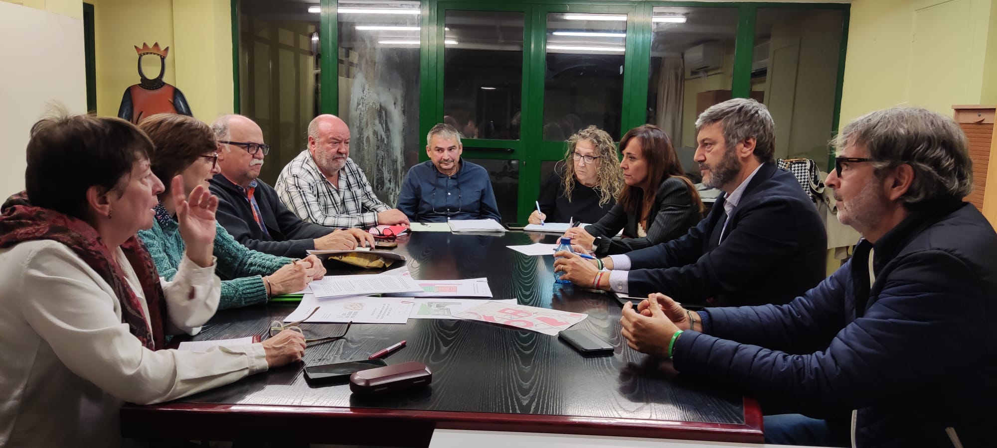 Encuentro entre los populares y miembros de la plataforma