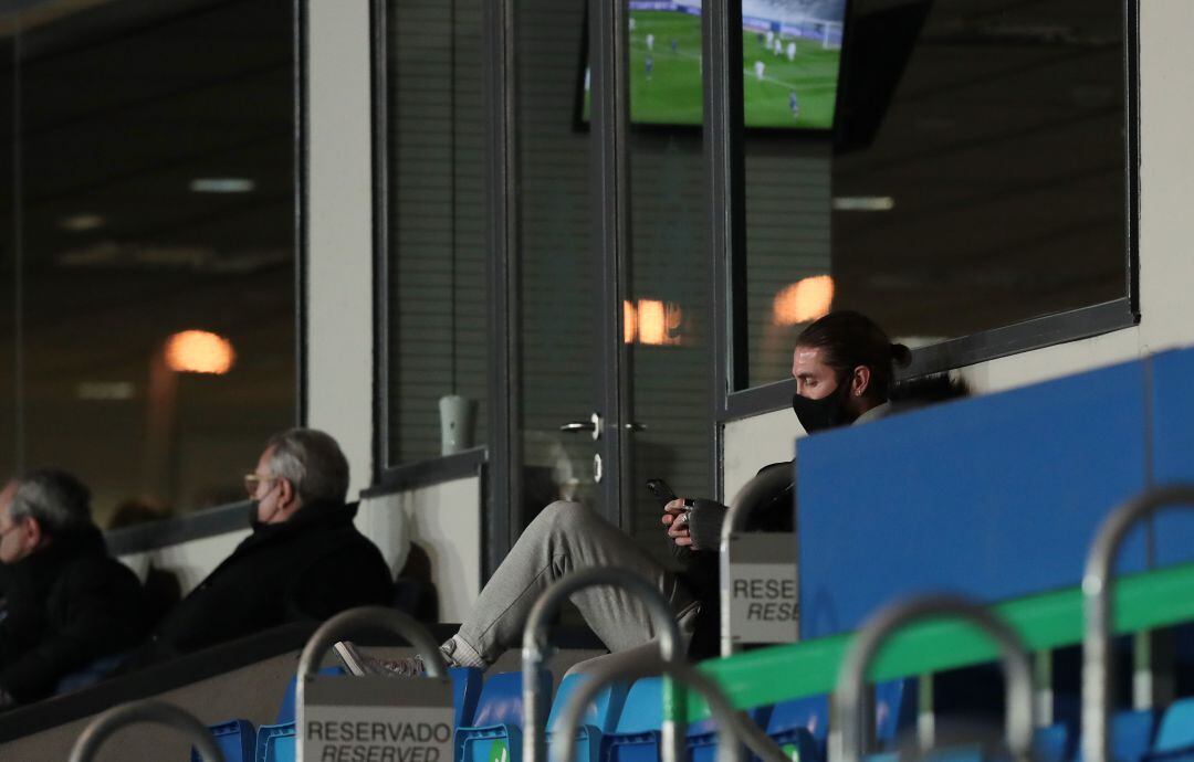 Ramos, en la grada del Di Stéfano, durante el Real Madrid - Celta