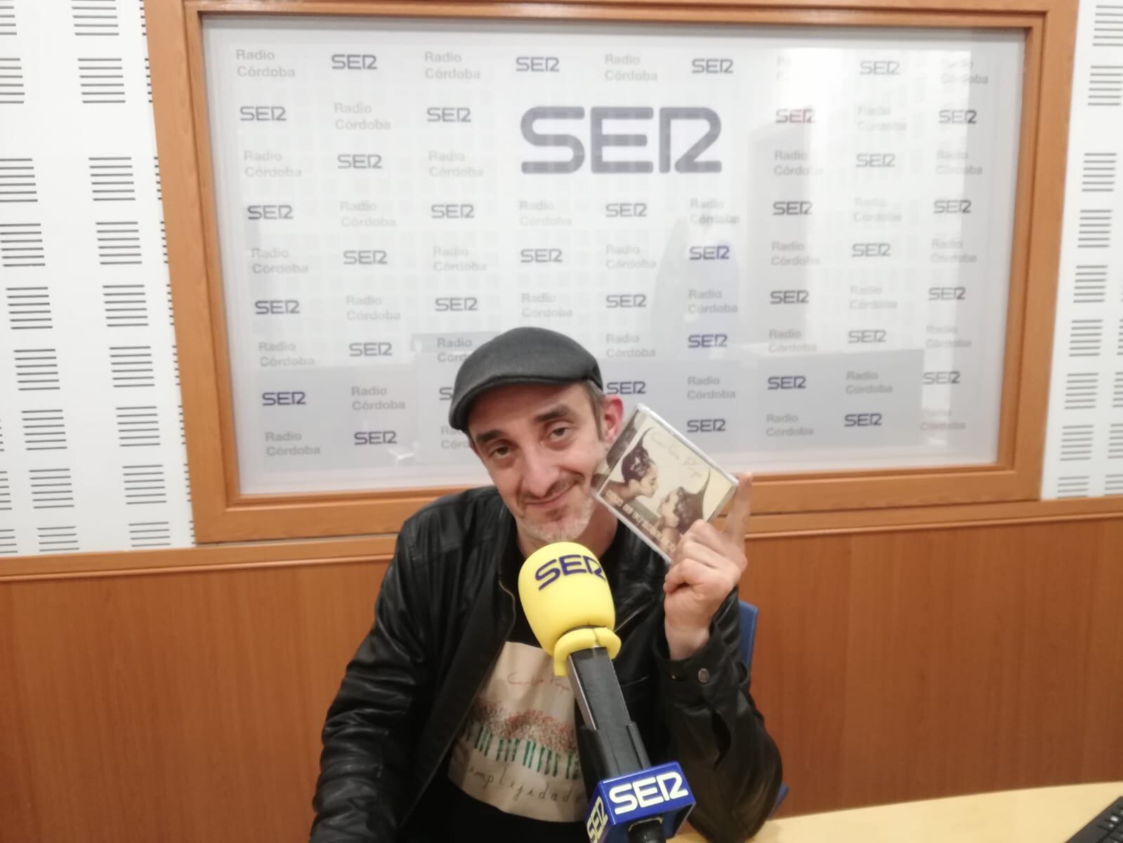 Carlos Puya presenta en Radio Córdoba su disco "Nada de los anterior"
