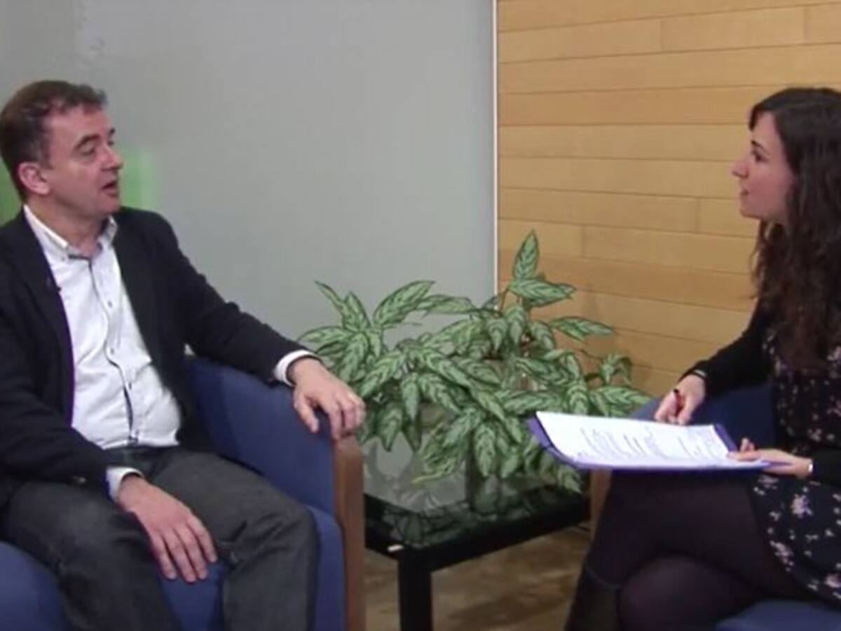 Una entrevista falsa a Alfred Bosch per denunciar el sexisme