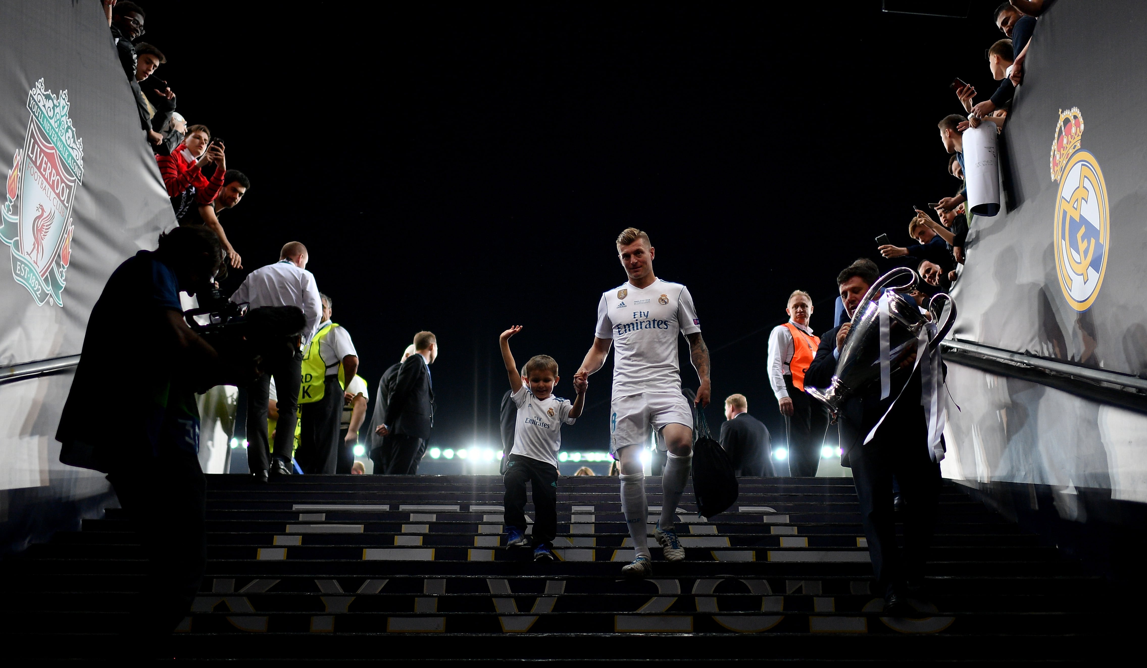 Toni Kroos festeja con su familia la Champions League lograda por el Real Madrid en 2022