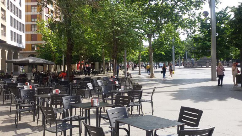 La Plaza Aragón, un lugar de paso, de encuentro, de terrazas y de revindicaciones