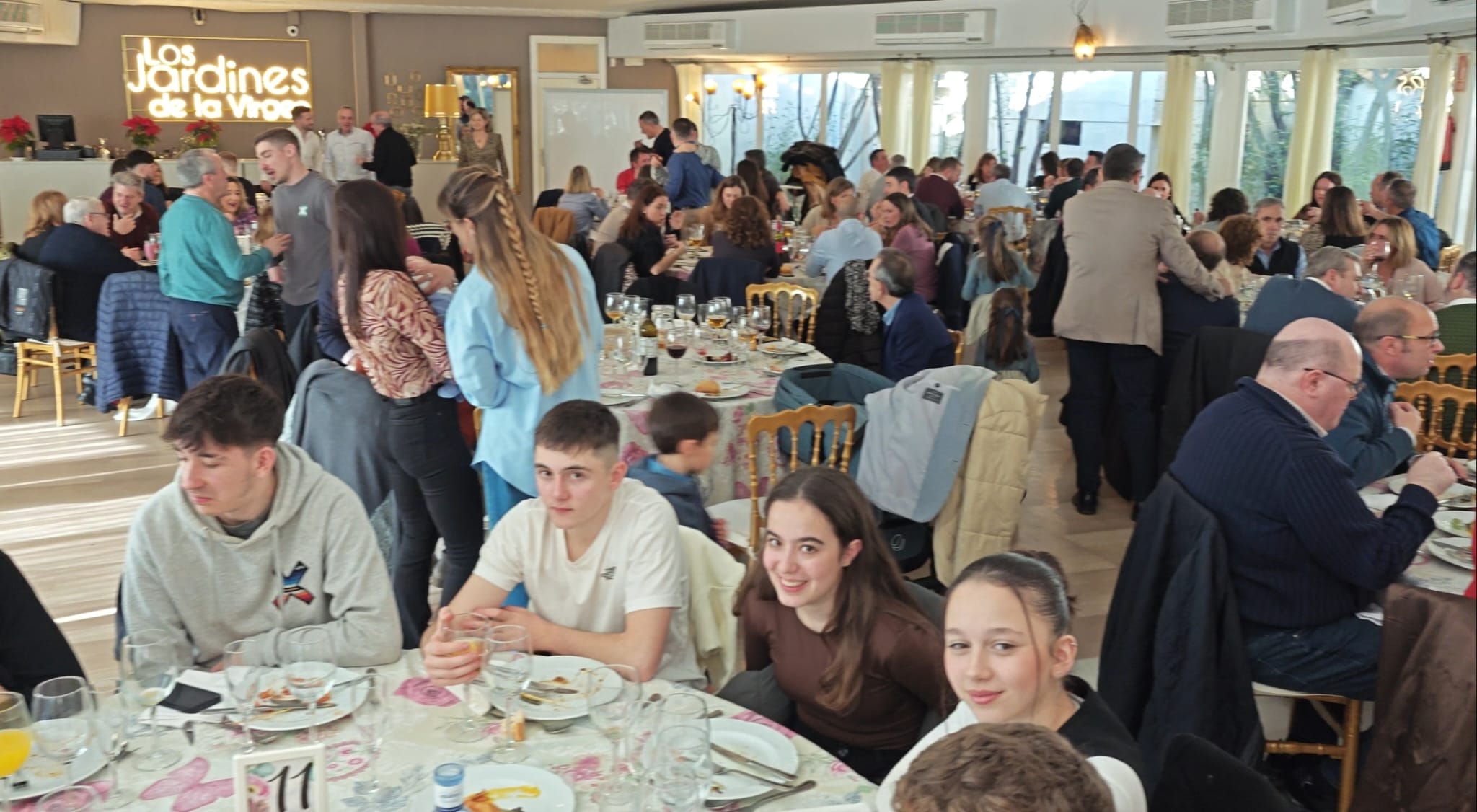 Comida entre miembros del RCTM Linares.