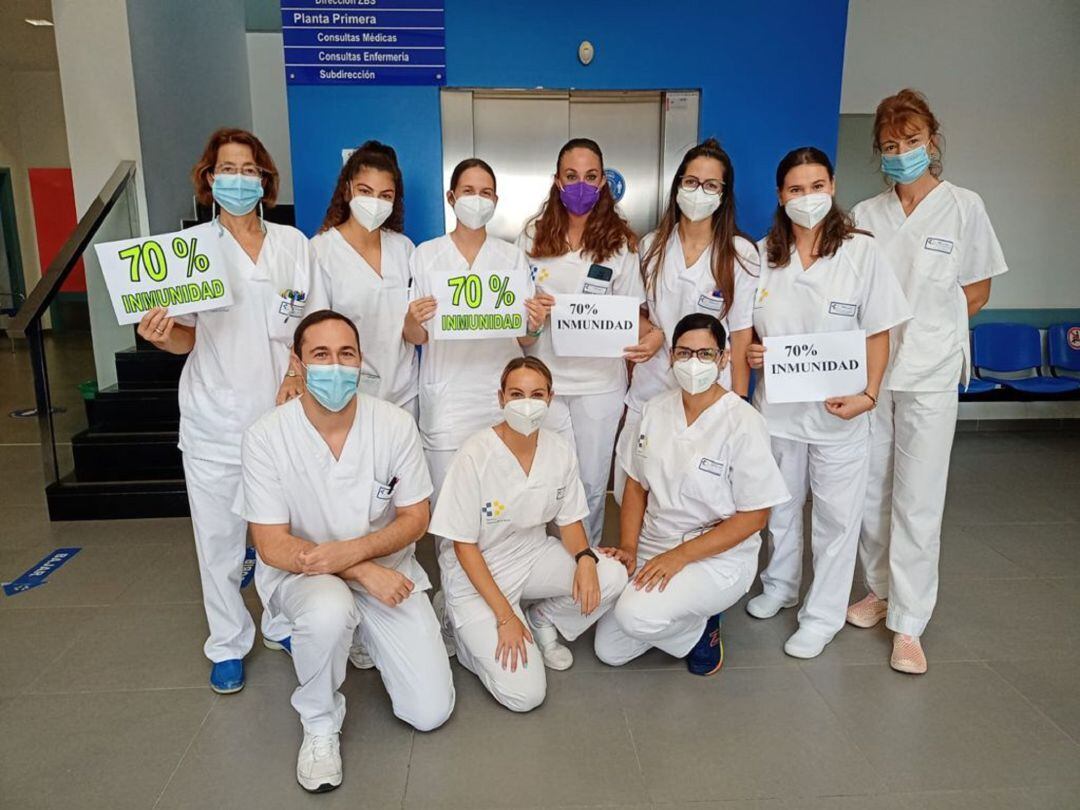 Los equipos de vacunación han trabajado sin descanso para agilizar la administración de las dosis de la vacuna contra la Covid-19 que han llegado a Lanzarote.