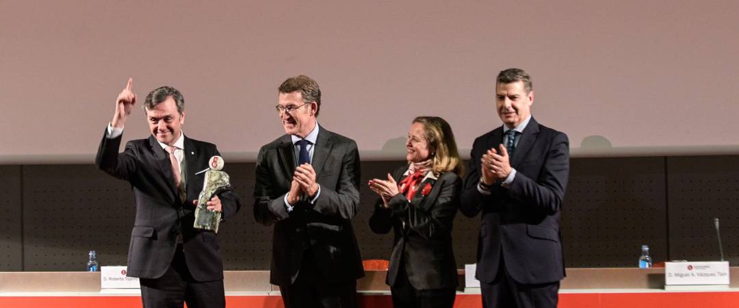 El presidente del Grupo Gadisa, Roberto Tojeiro, recibe el Premio Economía del Consello Galego de Economistas en un acto con la vicepresidenta Nadia Calviño y el presidente de la Xunta, Alberto Núñez Feijóo