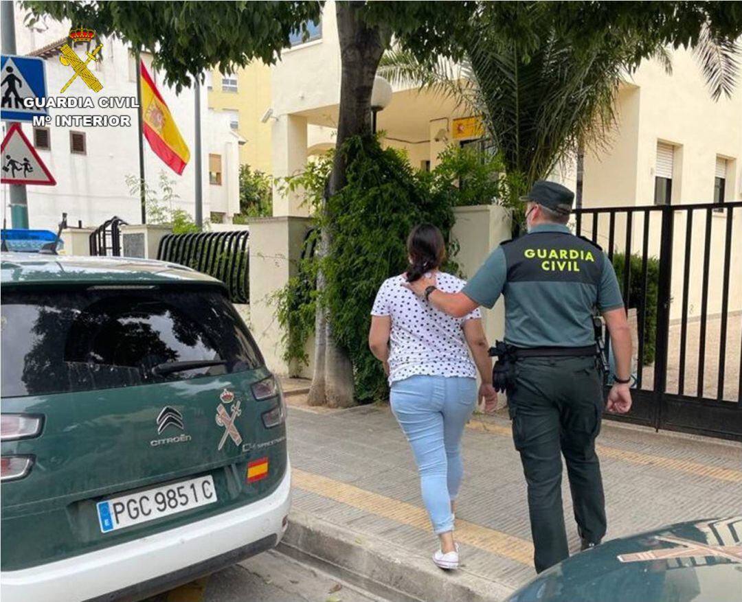 Fotografía de la detención de una de los acusados