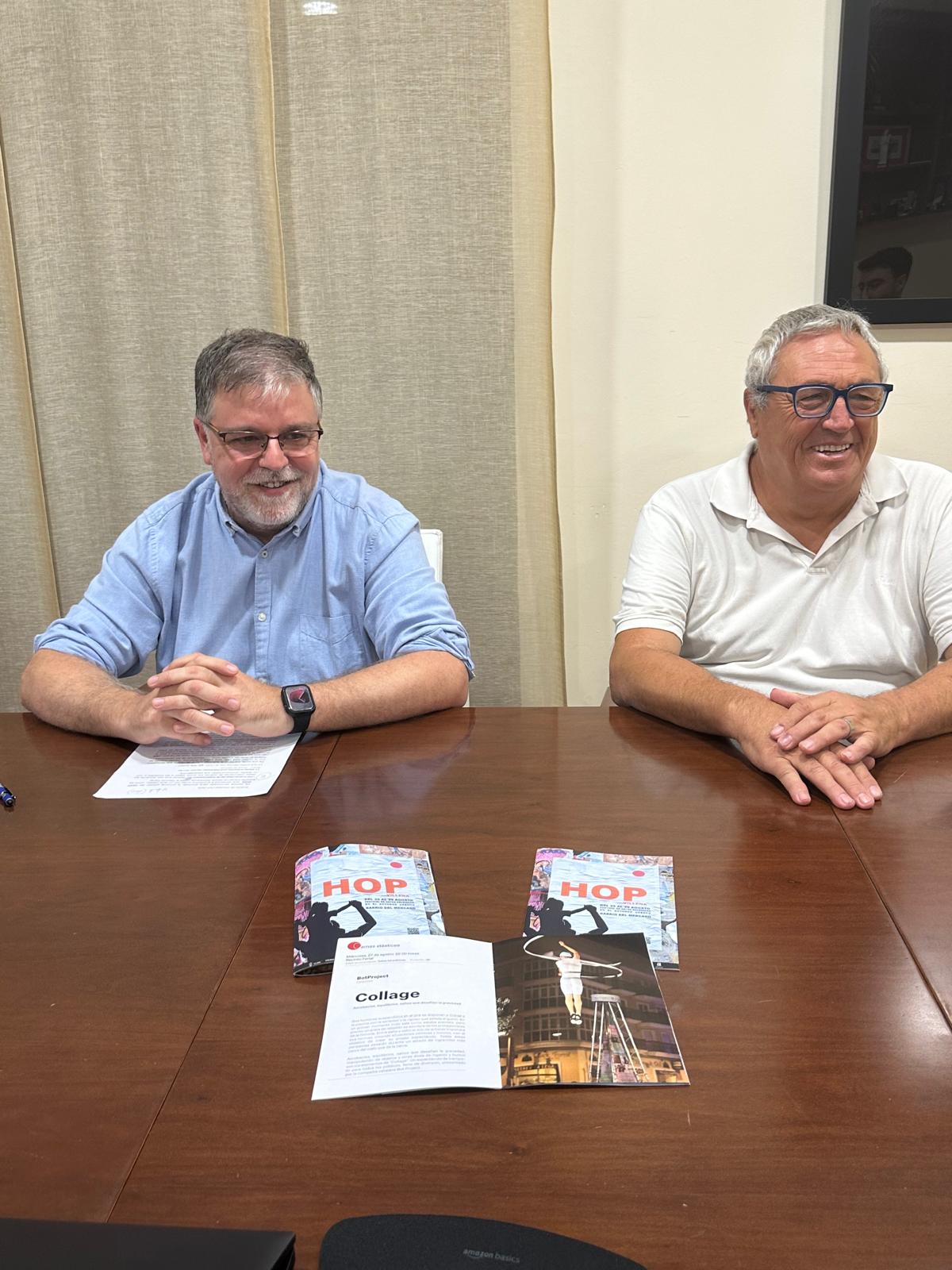 Alcalde y director de la Casa de Cultura en la presentación del HOP